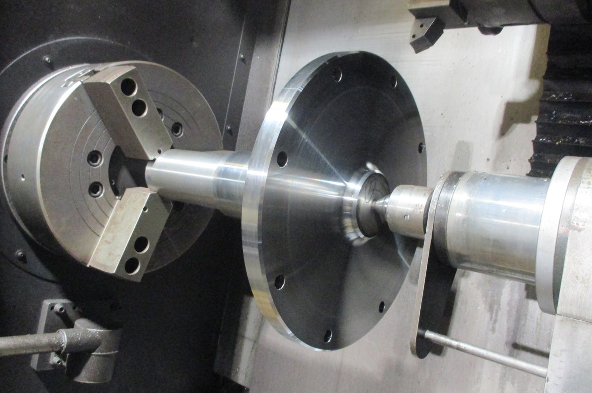 McLanahan log washer stub shaft, 17 inch eight-bolt flange and pilot, flange side